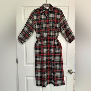 Vintage Ace 1 New York Plaid Christmas dress from 70's80's red green black white